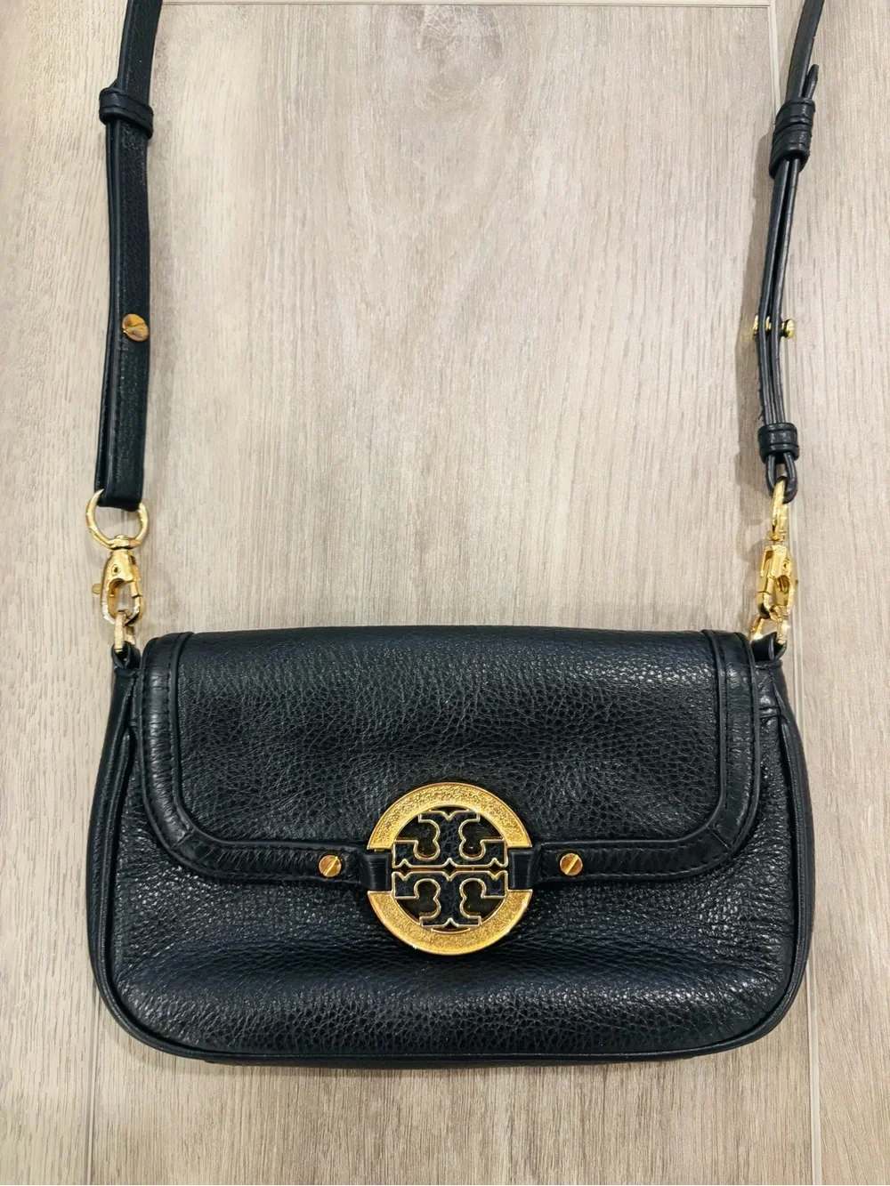 Tory Burch Amanda Leather Crossbody Bag in Black with Dust Bag